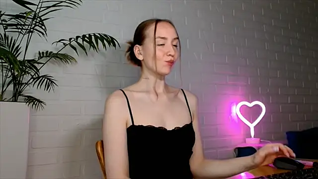 WhitePrincessLuna's Live XXX Chat