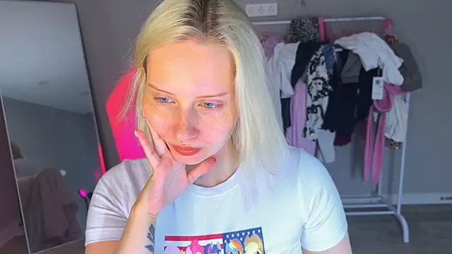 angelllisss élő XXX-chatje