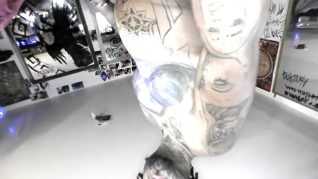 Chat XXX en directo de Azielparallax