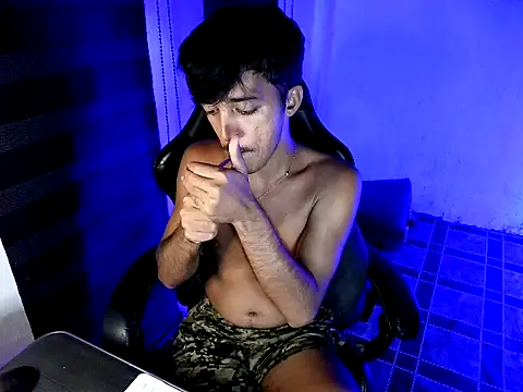 Spicy_RowyCam's Webcam Show