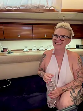 دردشة German_Milf الجنسية المباشرة