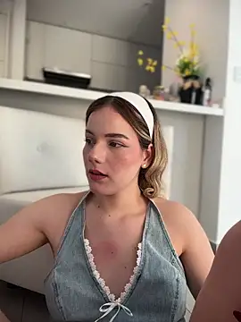 NicoleCut live XXX chat