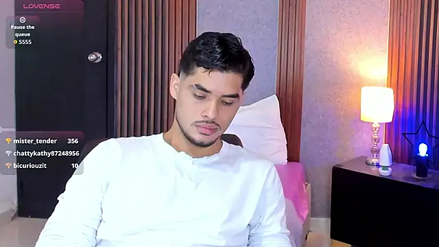 luciano_vitale's Live XXX Chat