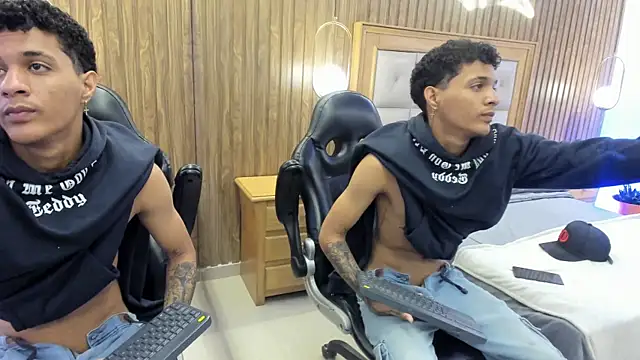 Mael_Jason Adlı Modelin Canlı XXX Sohbeti