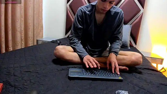 Ithan_Hottn Live XXX chat