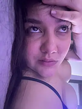 EvaBigBoobs Adlı Modelin Canlı XXX Sohbeti