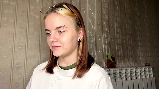 KimWarner Adlı Modelin Canlı XXX Sohbeti