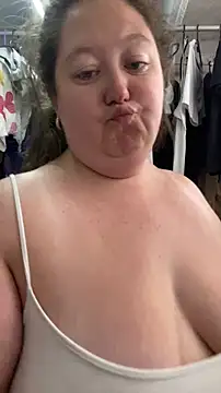 Chat XXX en directo de Chloee_Peach