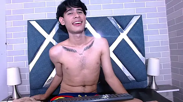 Kevin_Brooks1 Adlı Modelin Canlı XXX Sohbeti