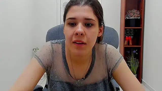 Joannia Live XXX-chat