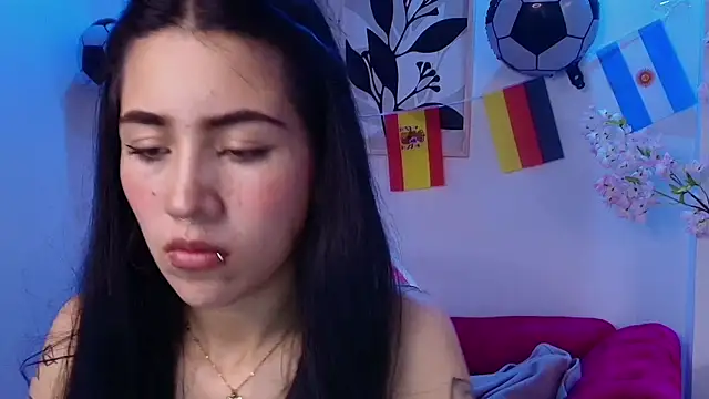 Rainy_dolln Live XXX chat
