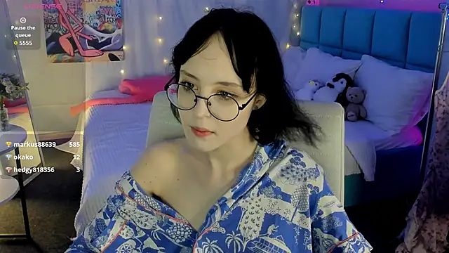 Lilac-Muse's Live XXX Chat