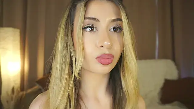 GeorginaHarn Adlı Modelin Canlı XXX Sohbeti