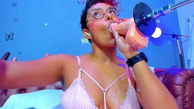 دردشة Kaira_mosse الجنسية المباشرة