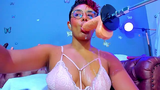 دردشة Kaira_mosse الجنسية المباشرة