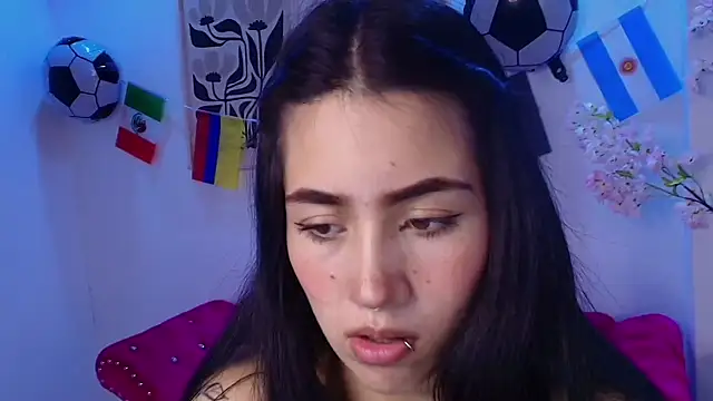 Rainy_doll Adlı Modelin Canlı XXX Sohbeti