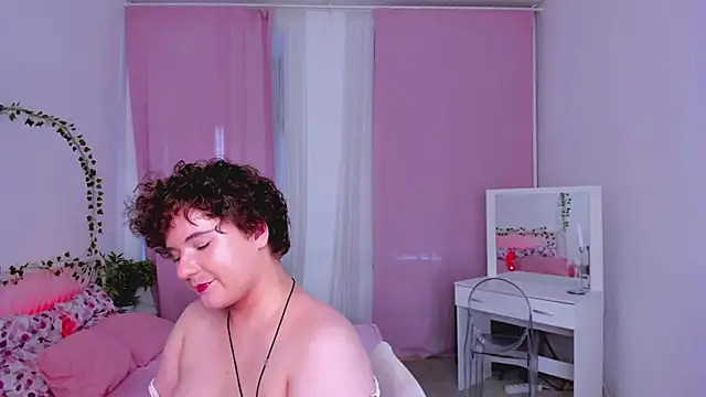 צ'אט XXX בשידור חי של MelittaStorrie