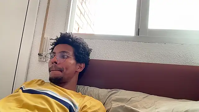 XXX chat uživo modela HoleBreeder