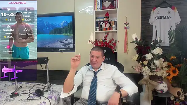 SpartacusDaddy48: онлайн-секс-чат