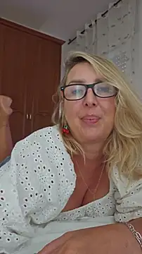 Chatroom XXX en direct de MariaRichi_