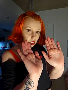 Chat XXX en directo de MadelynDaisy