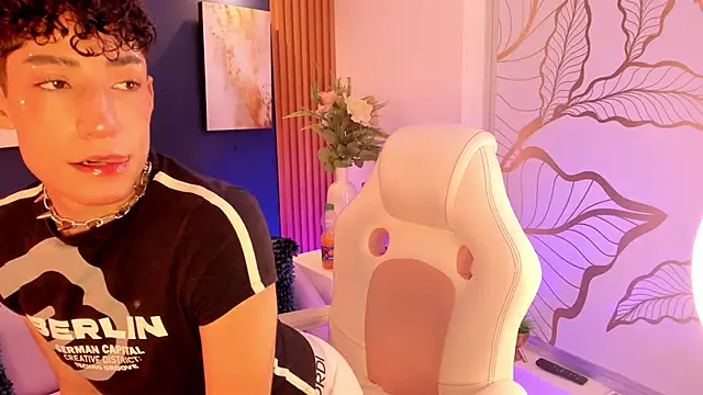 Онлайн чат XXX Adann_Scott