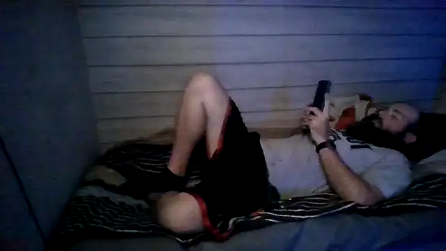 ThisGuy42o's Live XXX Chat