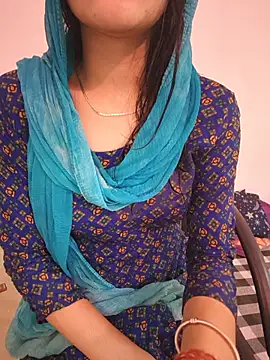 zoya_baby_ Adlı Modelin Canlı XXX Sohbeti