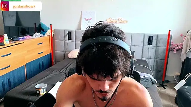 JordanShow live XXX chat