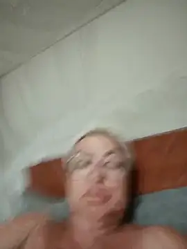 LindaL live XXX chat