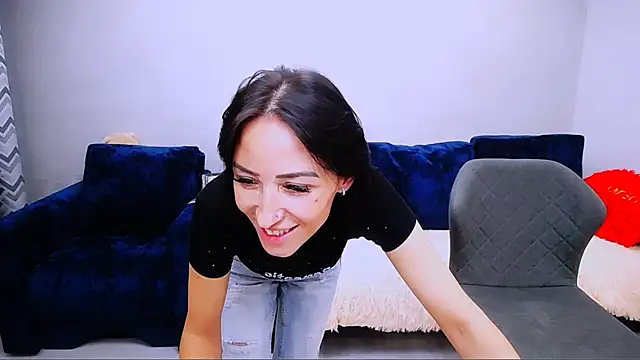 BURNING-BRUNETKA Adlı Modelin Canlı XXX Sohbeti