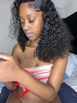 Sirah1 Adlı Modelin Canlı XXX Sohbeti