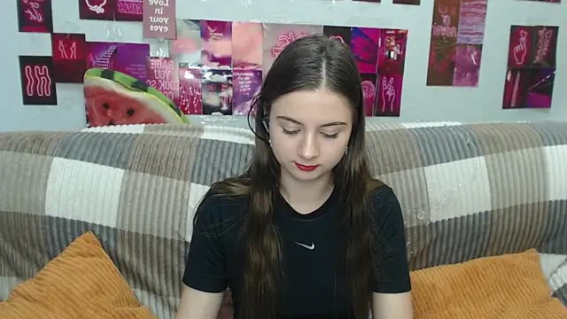MilanaRoza Adlı Modelin Canlı XXX Sohbeti