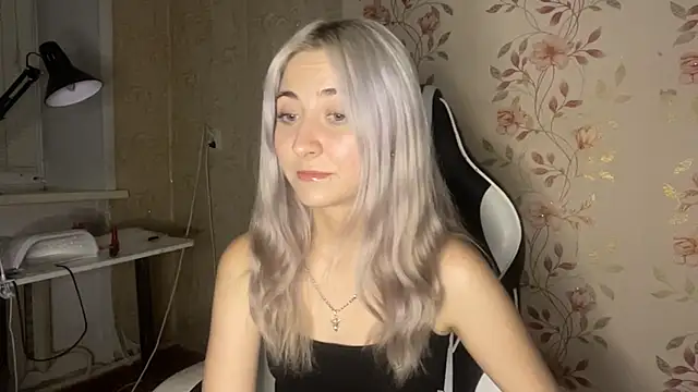 WhitePowerGirl Live XXX-Chat