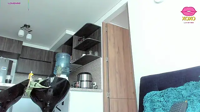 Bessie32 Live XXX Chat