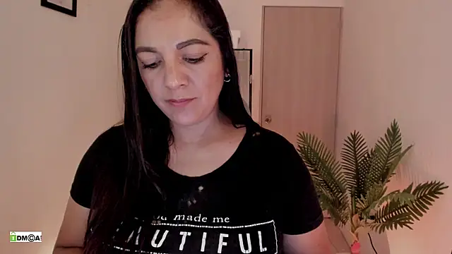 urcute_kitten Live XXX Chat