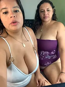 twocurvylatins Live XXX Chat