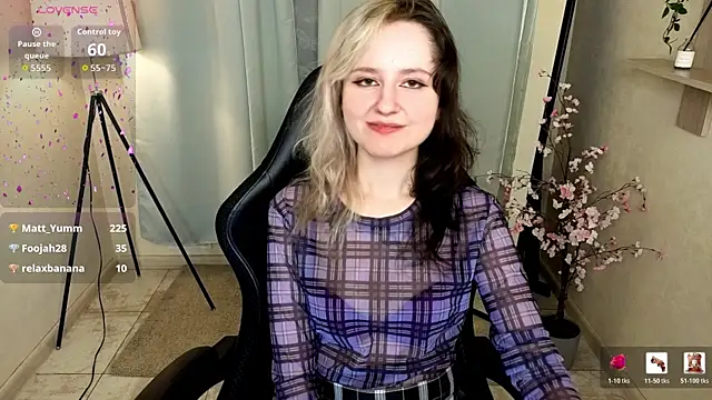 LinaVeritas' Live XXX Chat