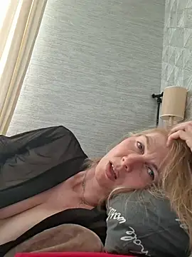 stellahere8's Live XXX Chat
