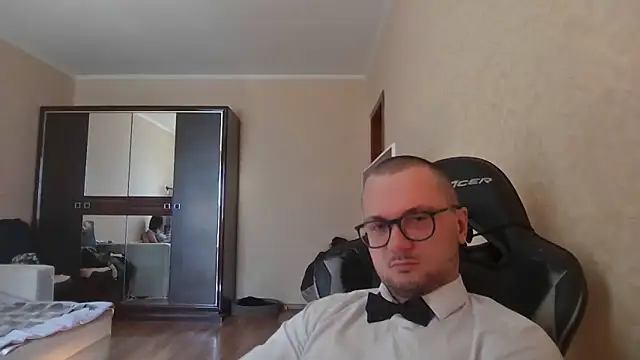 k8mura Adlı Modelin Canlı XXX Sohbeti