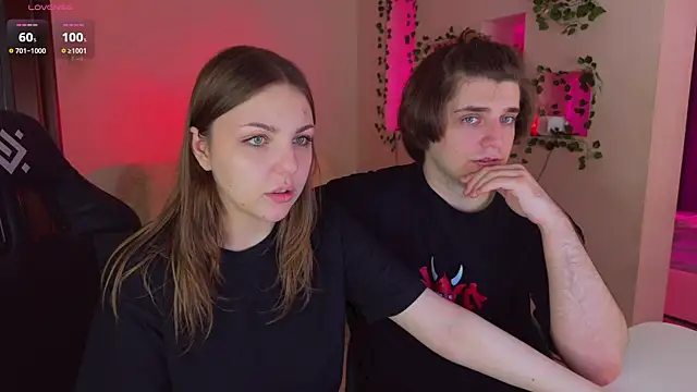 XXX chat uživo modela RobertAndLinela