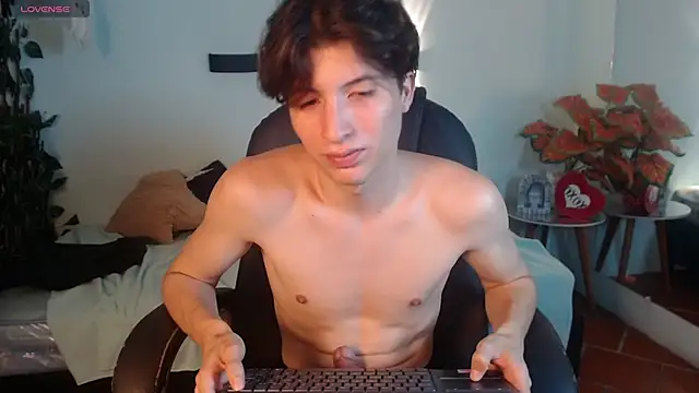 Онлайн чат XXX Marcoviolet