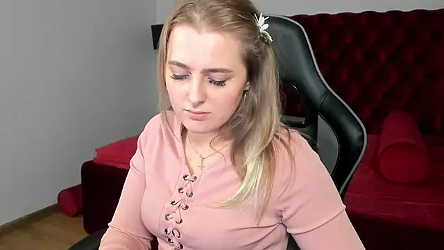 EllaBells' Live XXX Chat