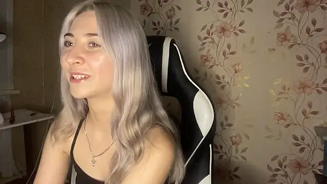 צ'אט XXX בשידור חי של WhitePowerGirl