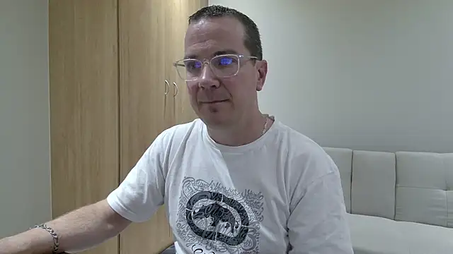 Chatroom XXX en direct de BrettJ81