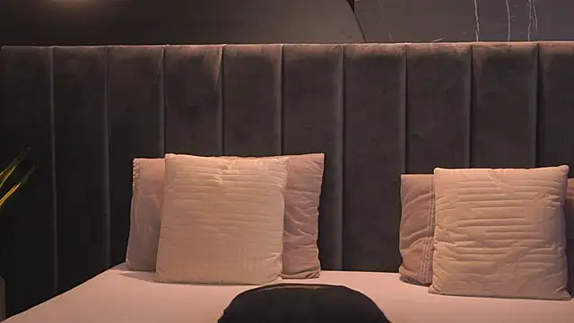 دردشة NikiPearl الجنسية المباشرة