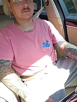 MrBiggBallz élő XXX-chatje