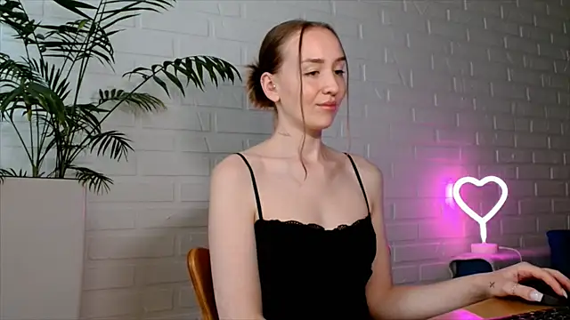 WhitePrincessLuna Adlı Modelin Canlı XXX Sohbeti