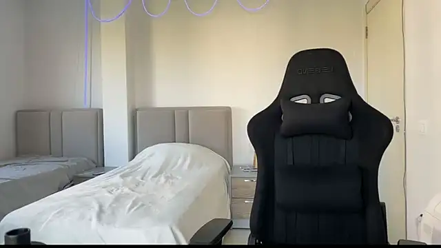 Chat +18 de PrincesSsLilu ao vivo