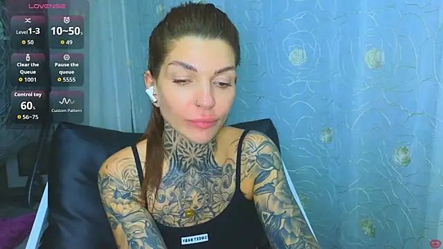 tattooedBabyy 即時 XXX 聊天